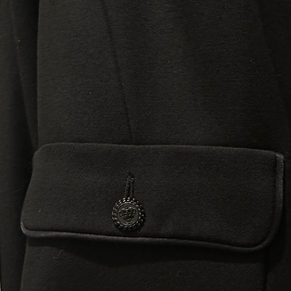 Black Chanel tuxedo blazer size 38 - Picture 7 of 7